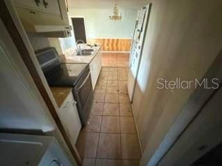 1395 QUEEN ROAD