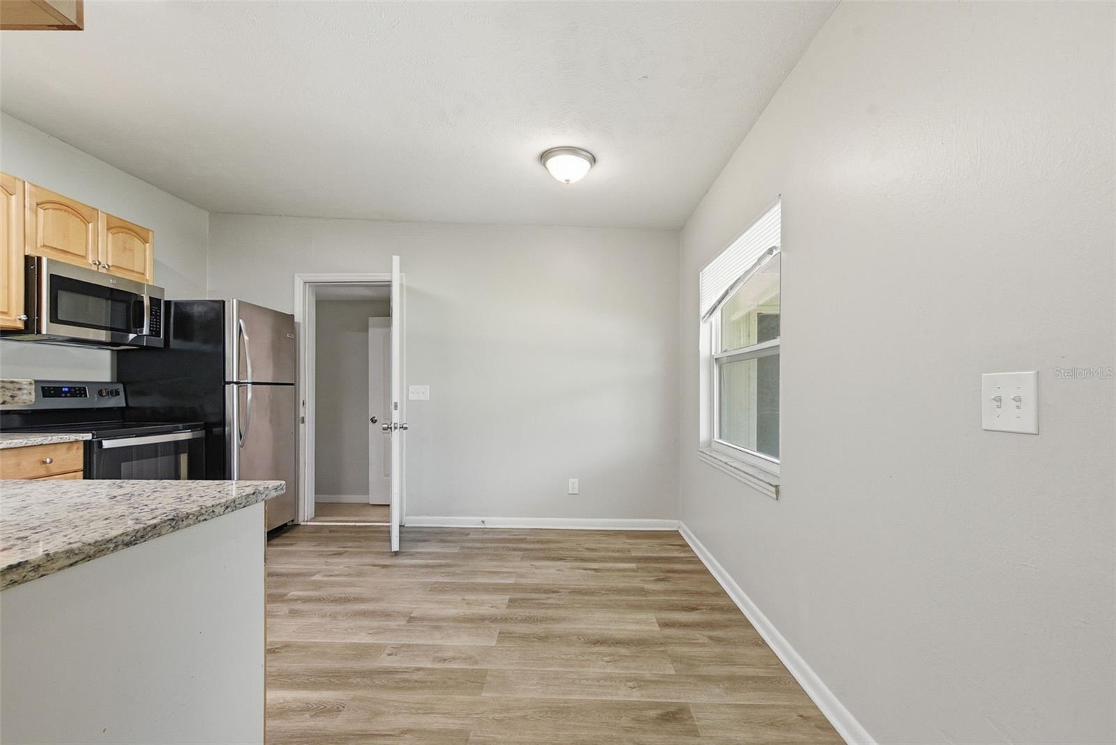 COUNTRY CLUB MANOR UNIT 3 - Residential
