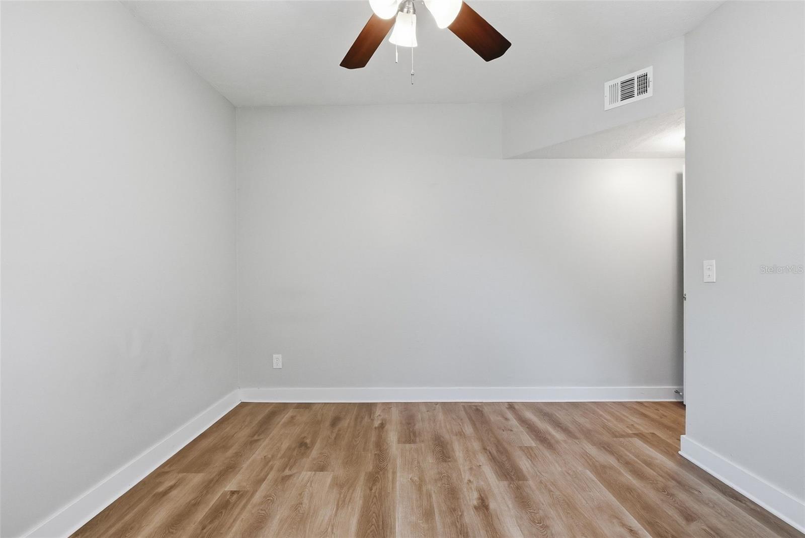 COUNTRY CLUB MANOR UNIT 3 - Residential