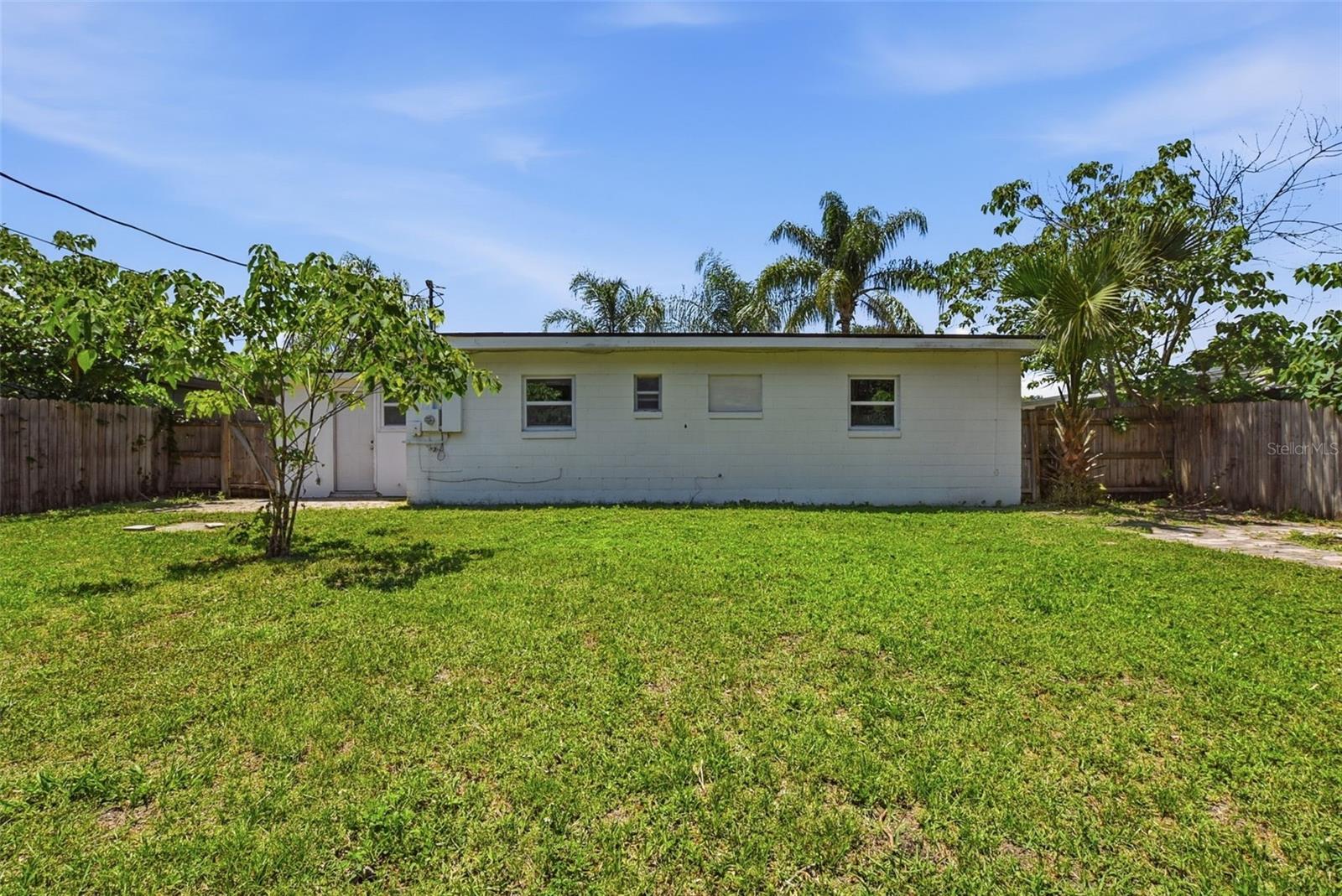 COUNTRY CLUB MANOR UNIT 3 - Residential