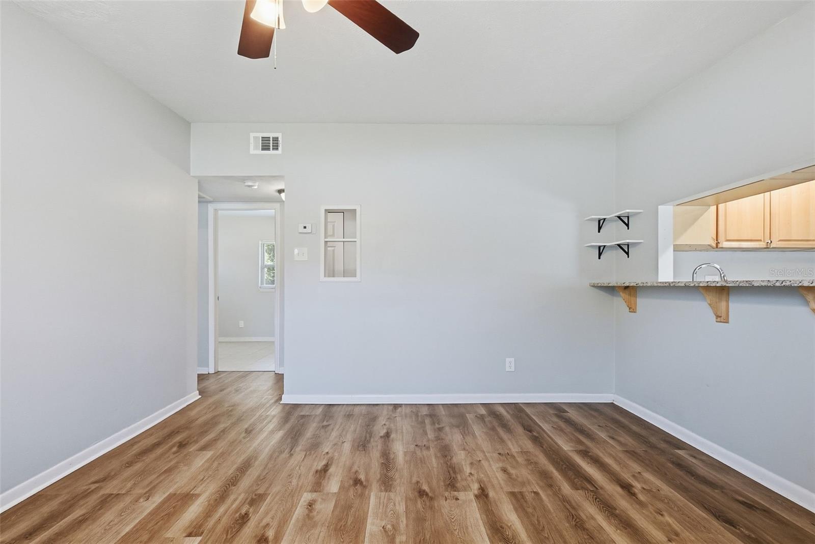 COUNTRY CLUB MANOR UNIT 3 - Residential
