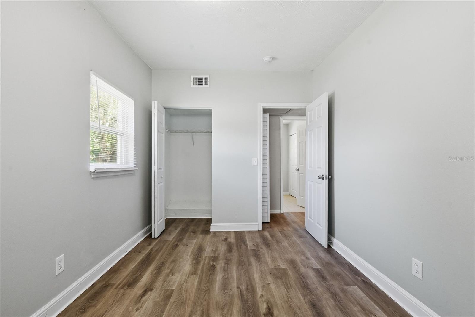 COUNTRY CLUB MANOR UNIT 3 - Residential