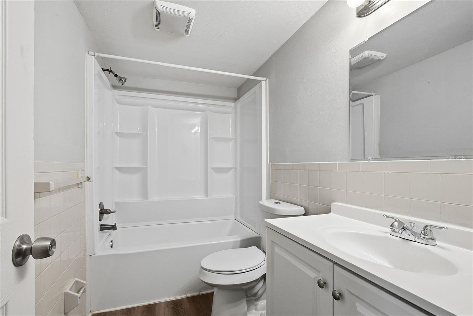COUNTRY CLUB MANOR UNIT 3 - Residential