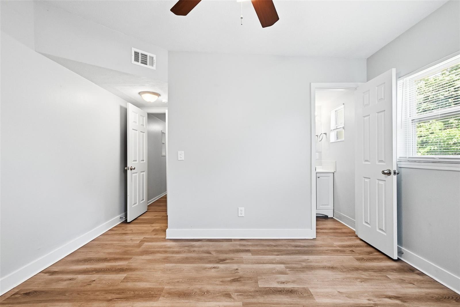 COUNTRY CLUB MANOR UNIT 3 - Residential