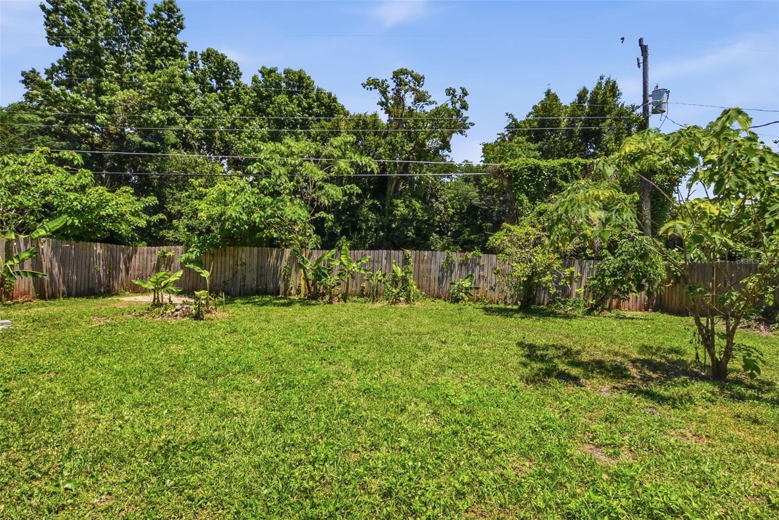 COUNTRY CLUB MANOR UNIT 3 - Residential