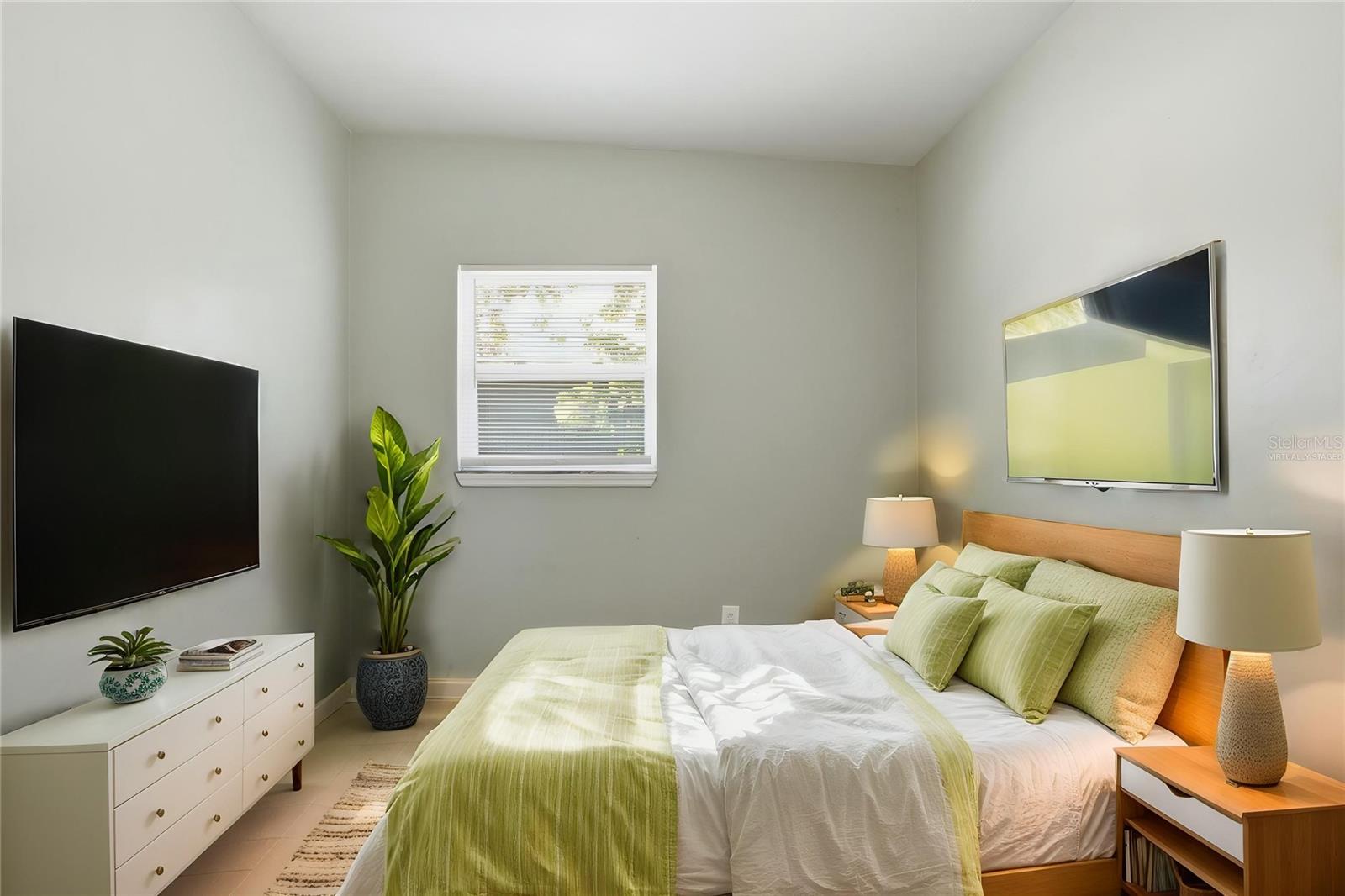 COUNTRY CLUB MANOR UNIT 3 - Residential