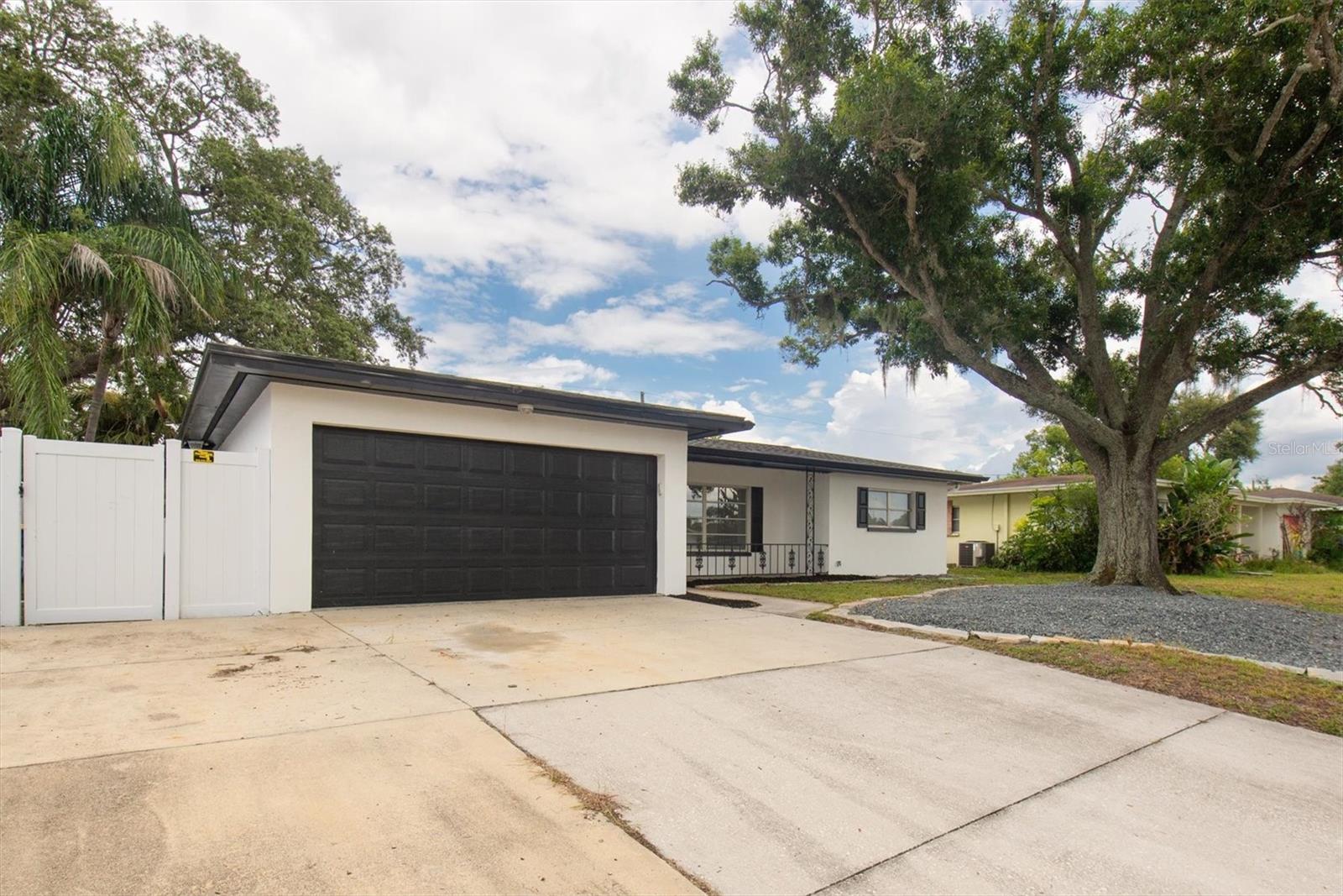 1839 RIDGEWAY DRIVE