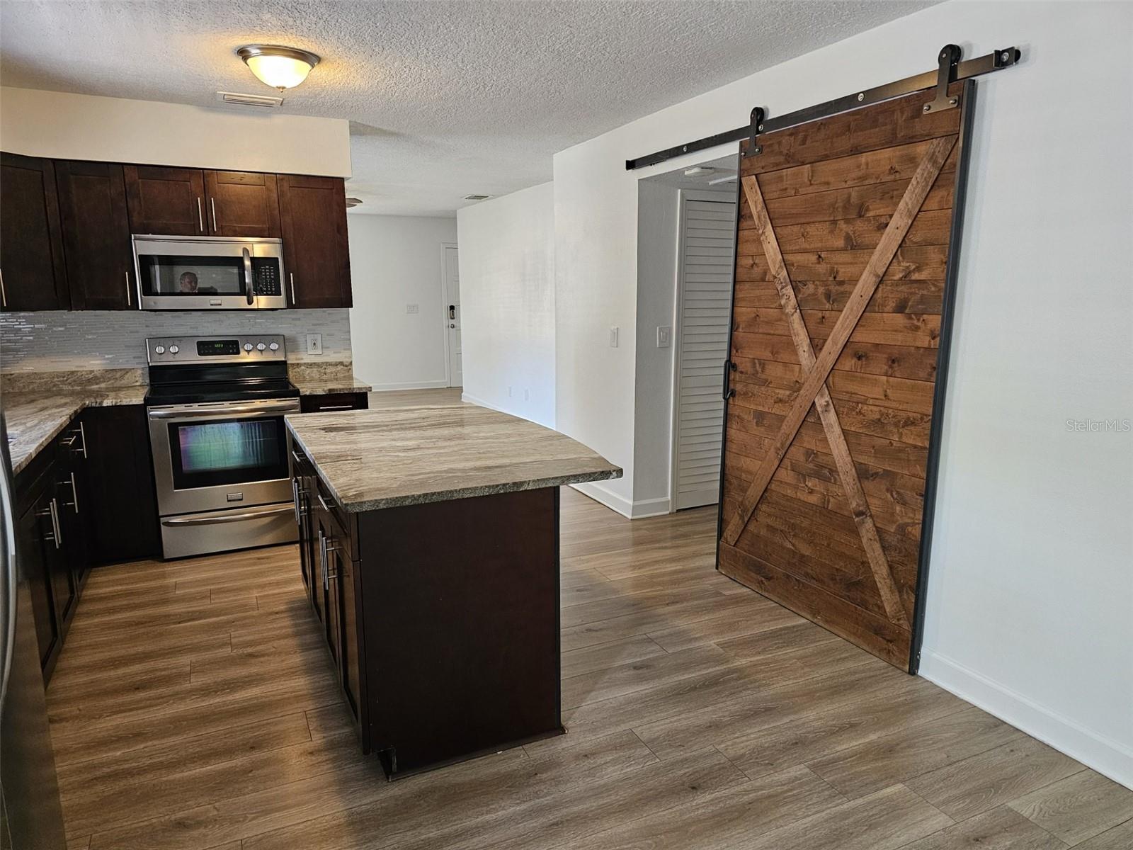 PENINSULA HEIGHTS - Residential