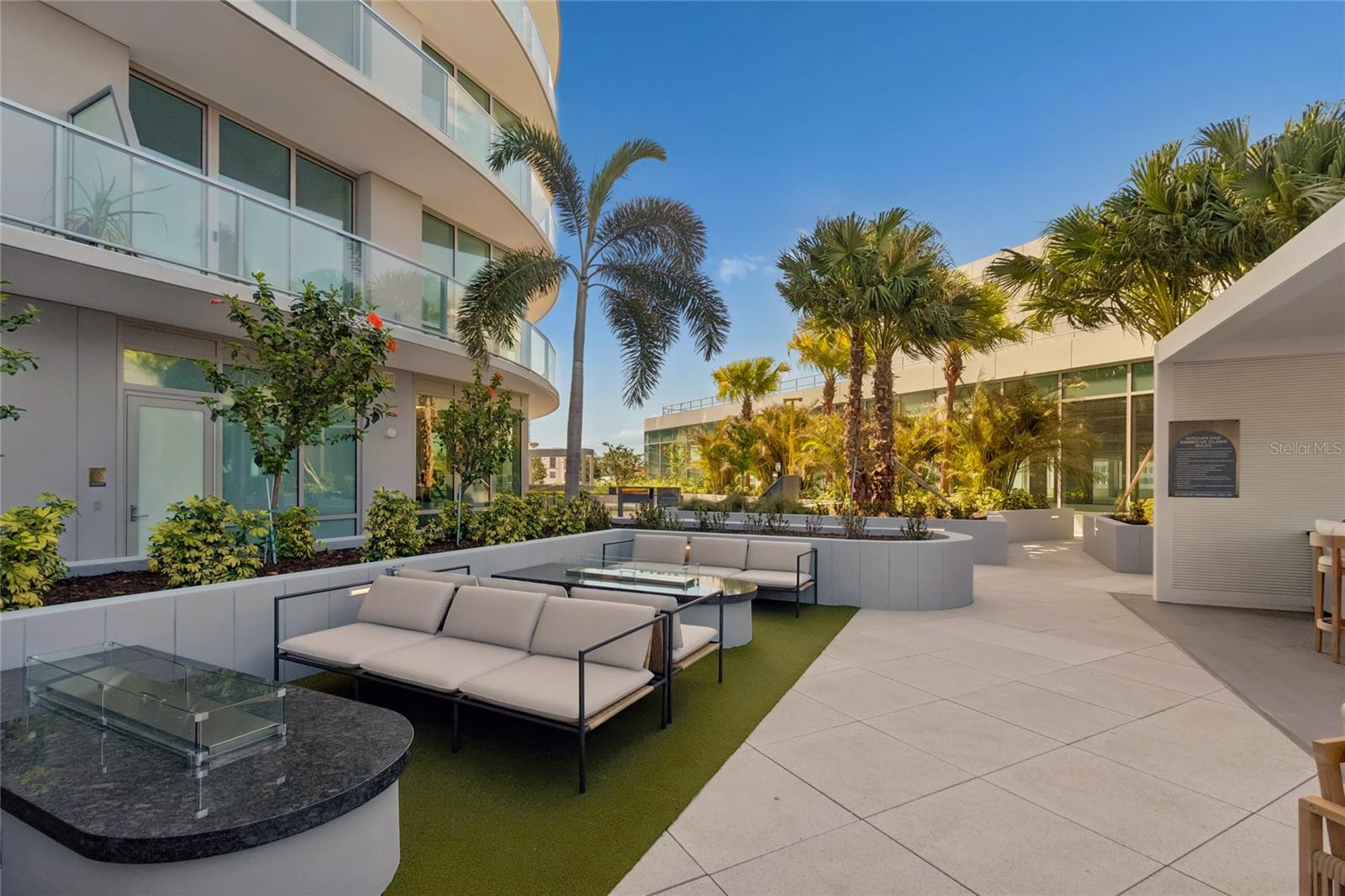 CONDO RESIDENCES AT 400 CENTRAL - Residential