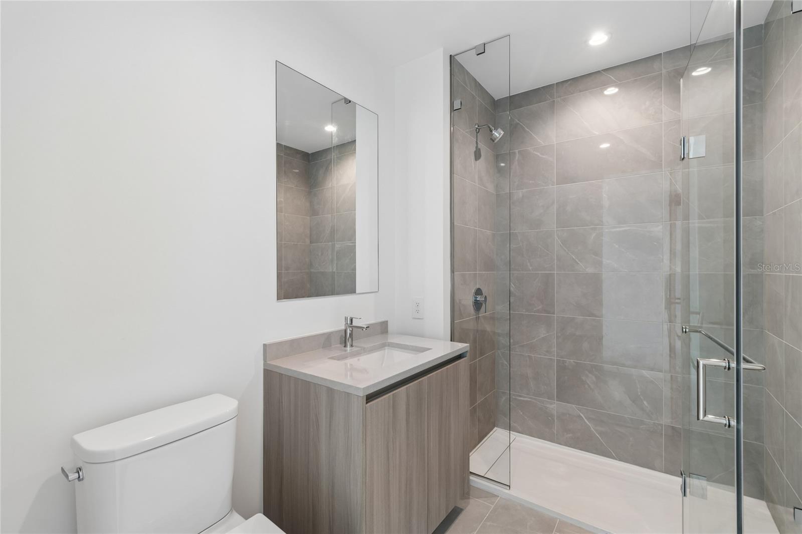 CONDO RESIDENCES AT 400 CENTRAL - Residential