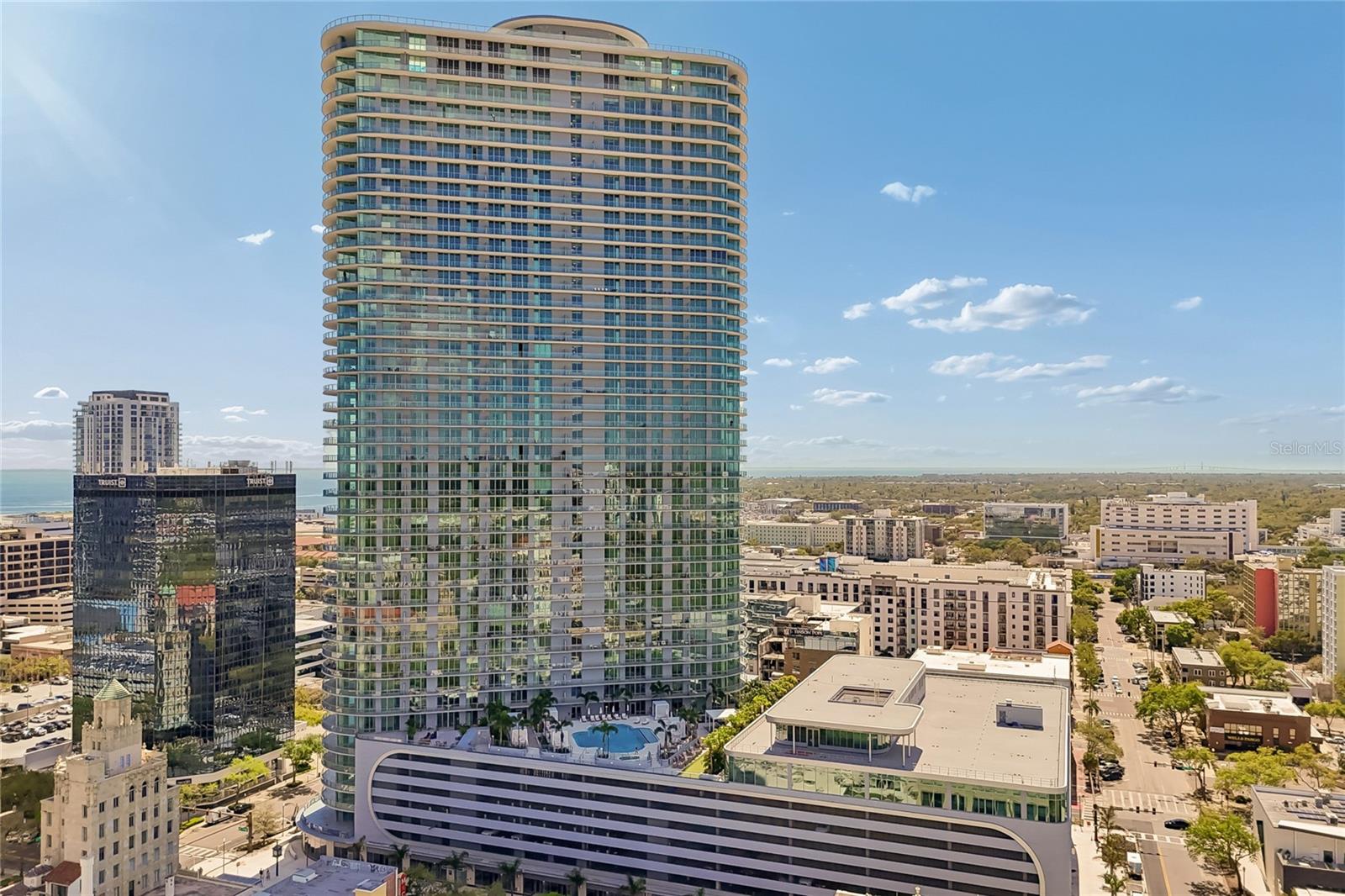 CONDO RESIDENCES AT 400 CENTRAL - Residential