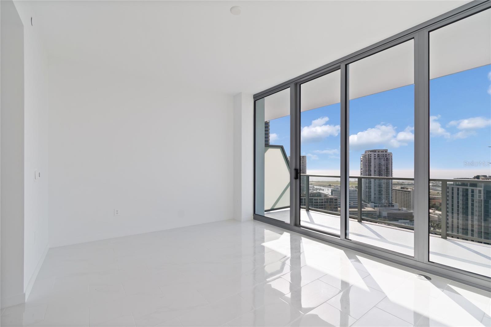 CONDO RESIDENCES AT 400 CENTRAL - Residential