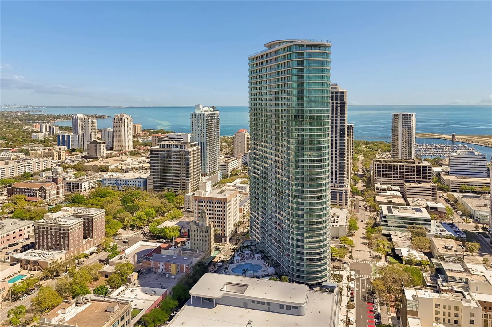 CONDO RESIDENCES AT 400 CENTRAL - Residential