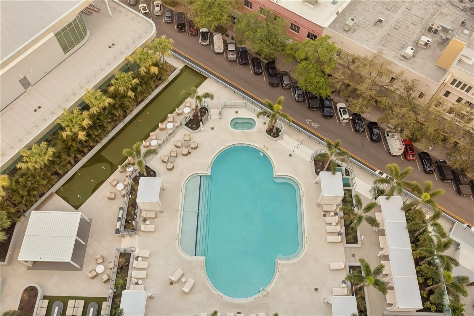 CONDO RESIDENCES AT 400 CENTRAL - Residential