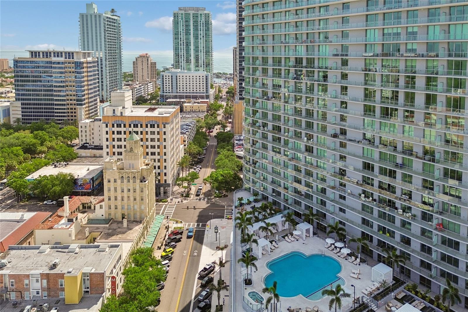 CONDO RESIDENCES AT 400 CENTRAL - Residential