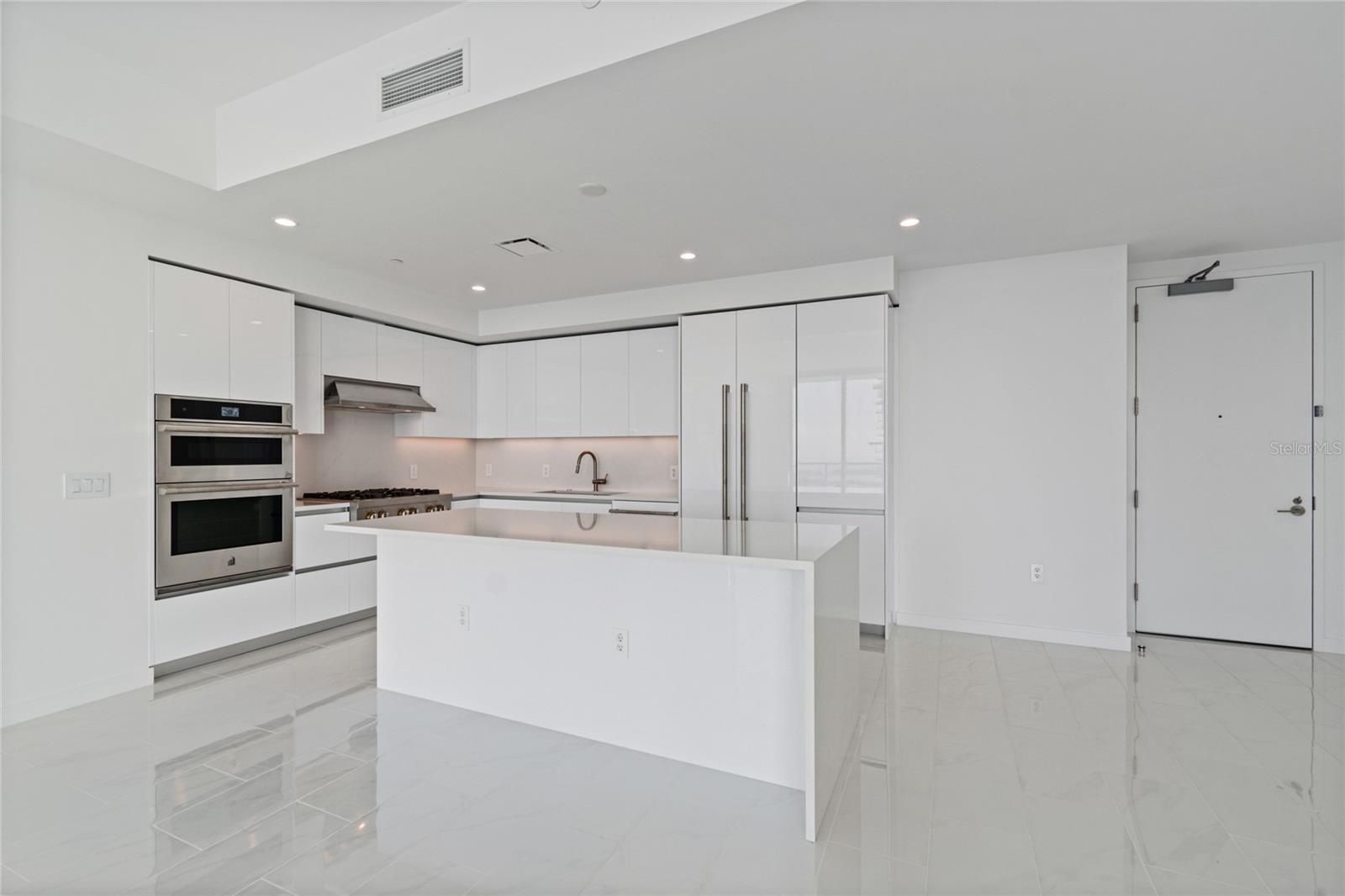 CONDO RESIDENCES AT 400 CENTRAL - Residential