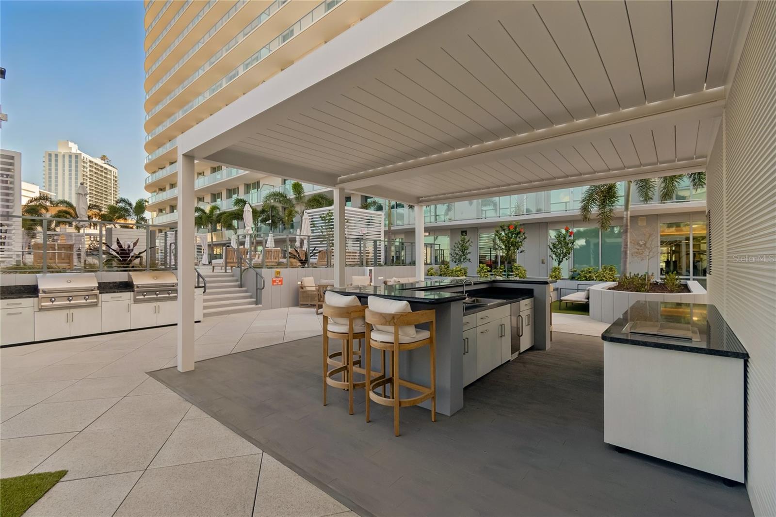 CONDO RESIDENCES AT 400 CENTRAL - Residential