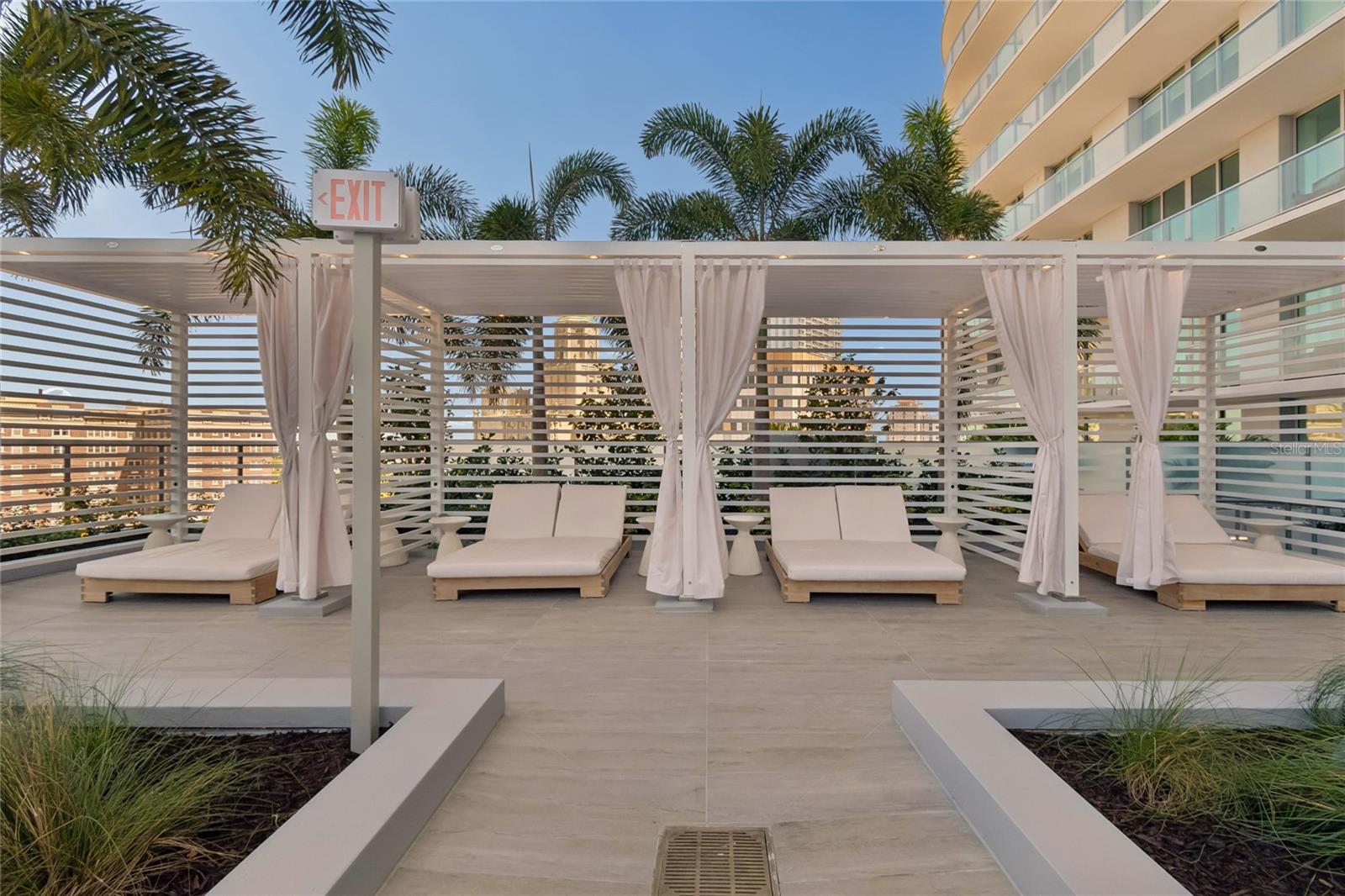 CONDO RESIDENCES AT 400 CENTRAL - Residential