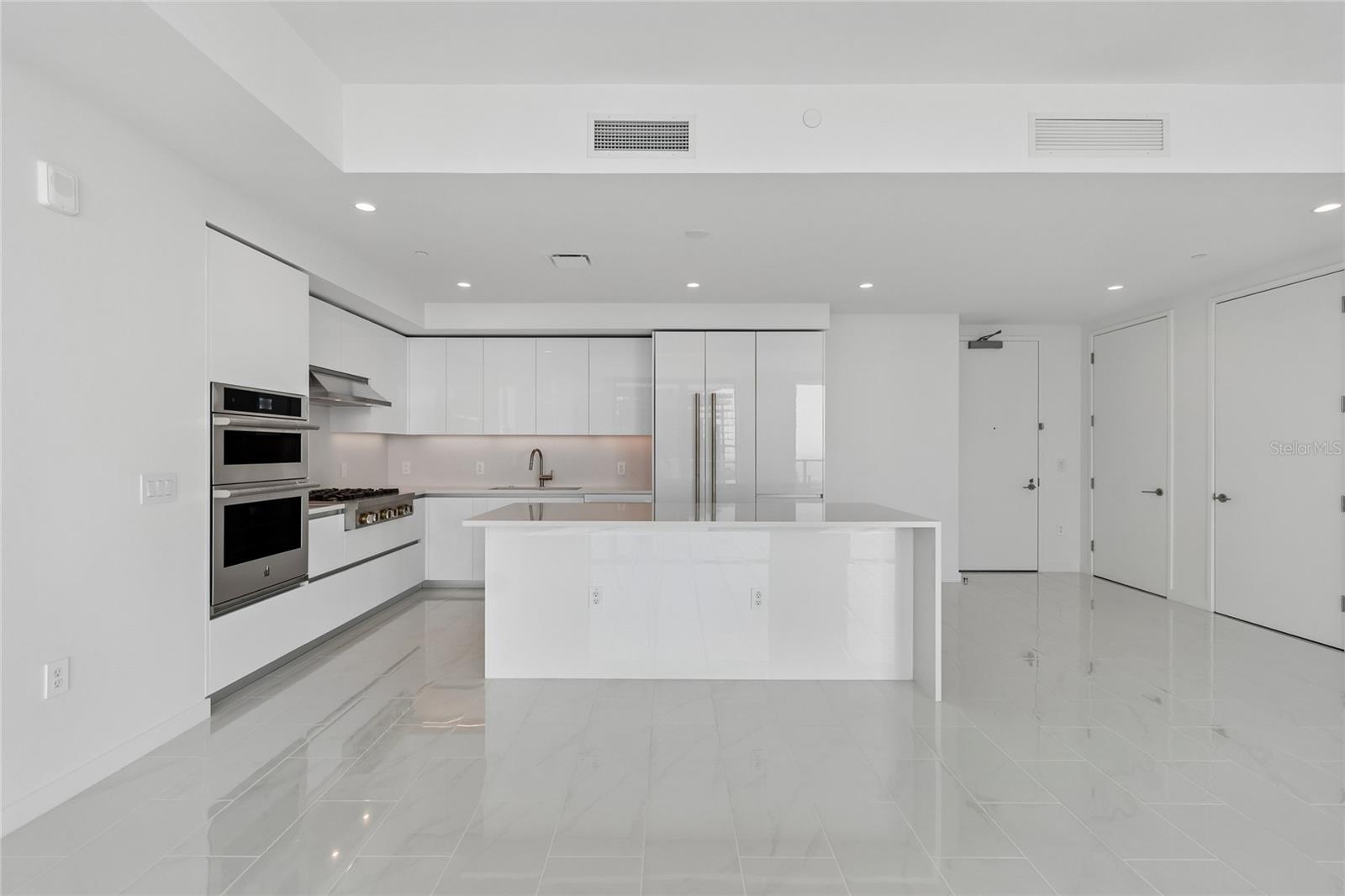 CONDO RESIDENCES AT 400 CENTRAL - Residential