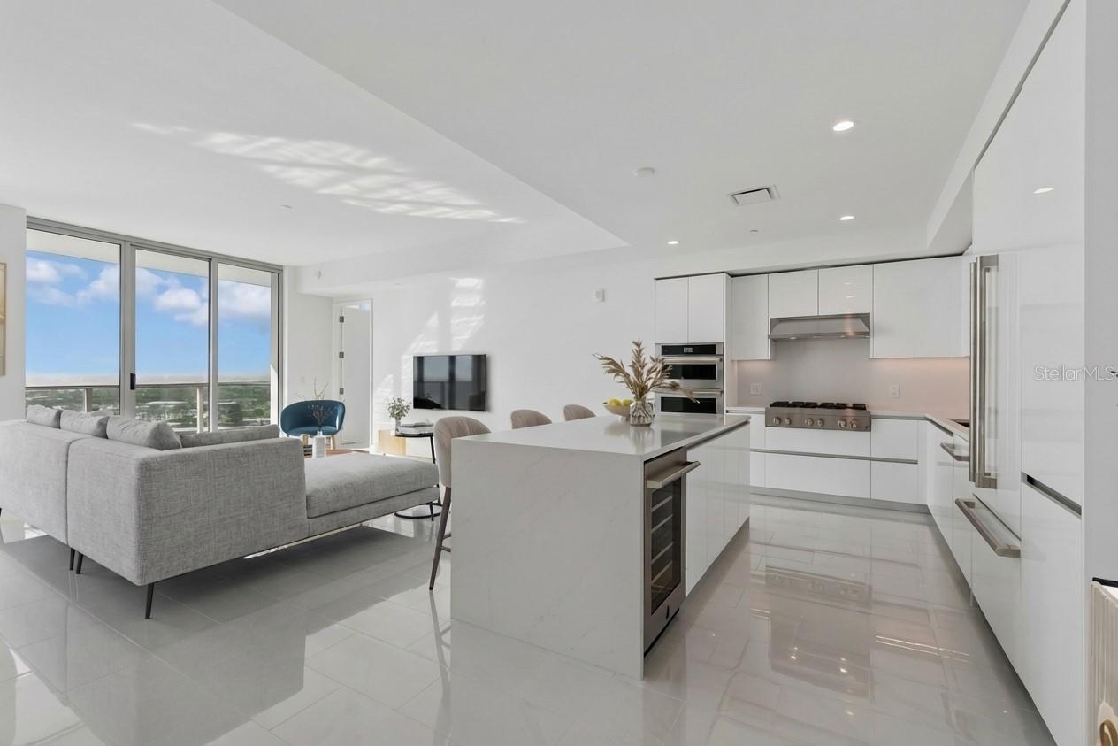 CONDO RESIDENCES AT 400 CENTRAL - Residential