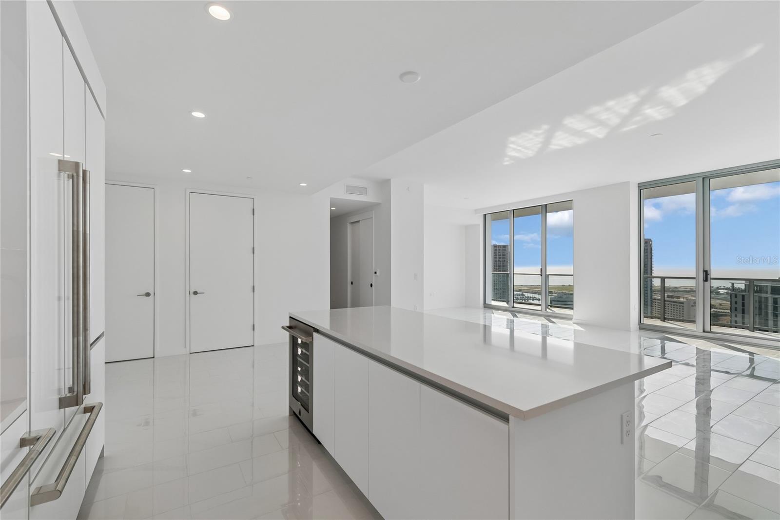 CONDO RESIDENCES AT 400 CENTRAL - Residential