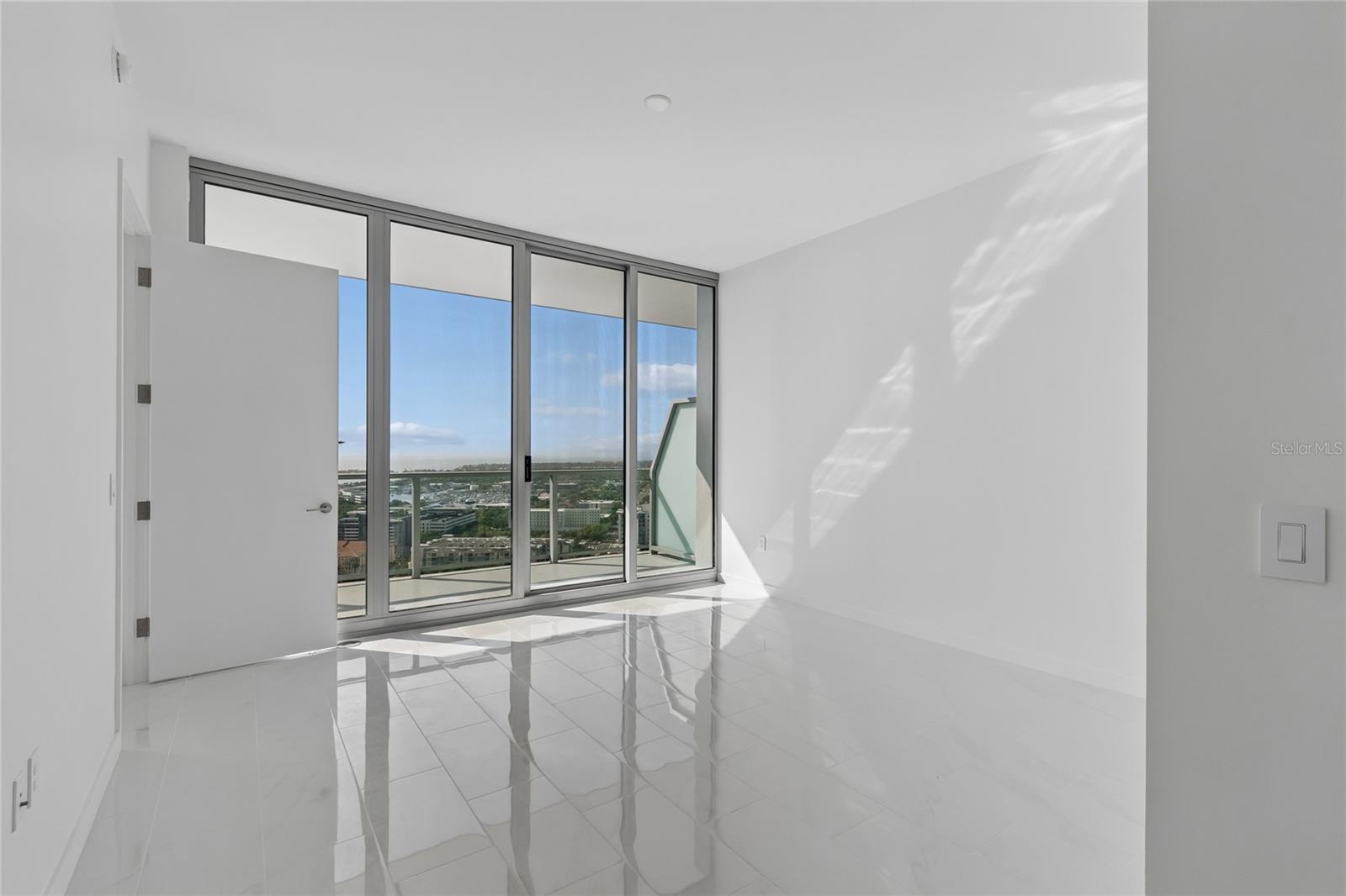 CONDO RESIDENCES AT 400 CENTRAL - Residential