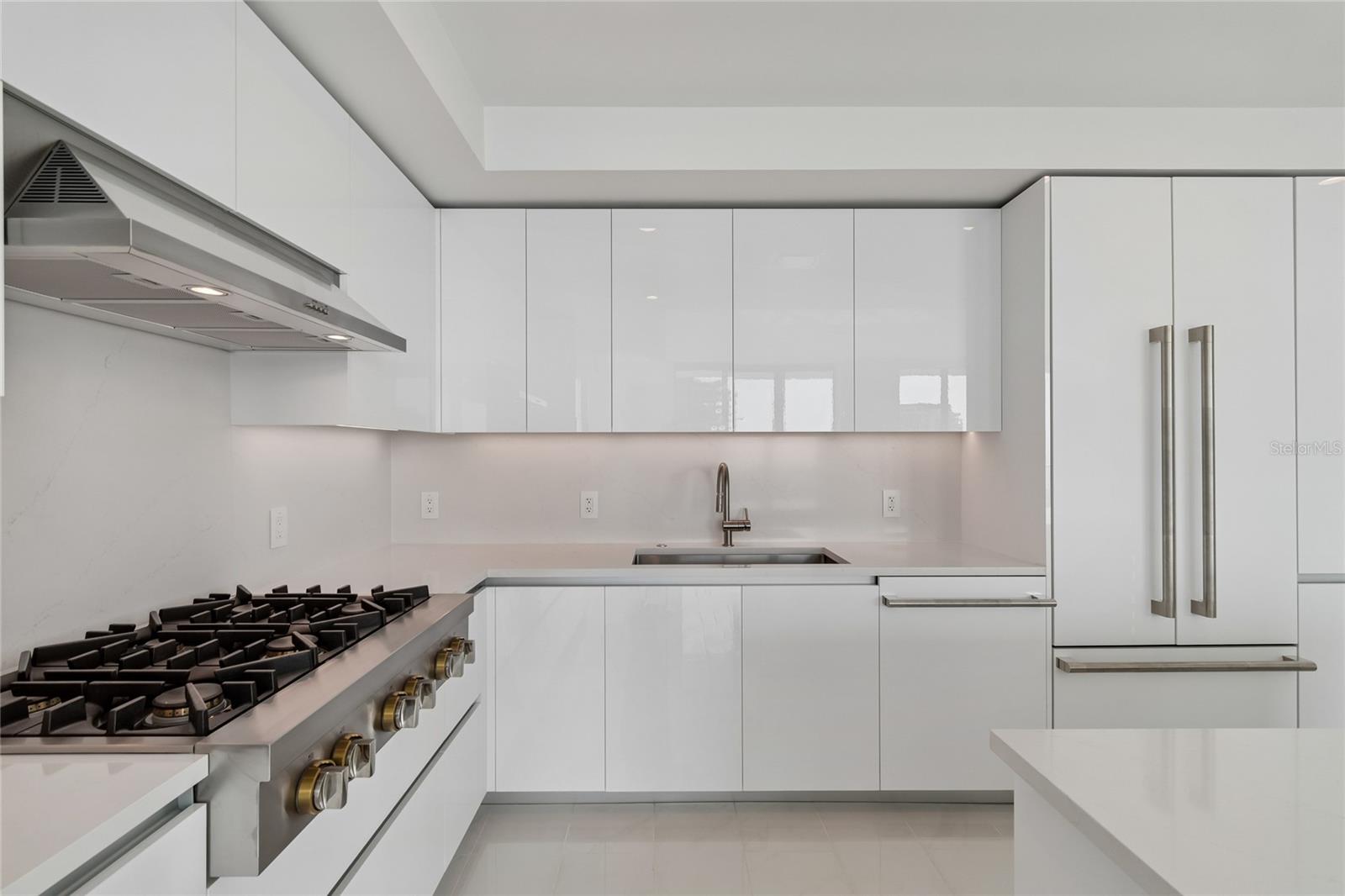 CONDO RESIDENCES AT 400 CENTRAL - Residential