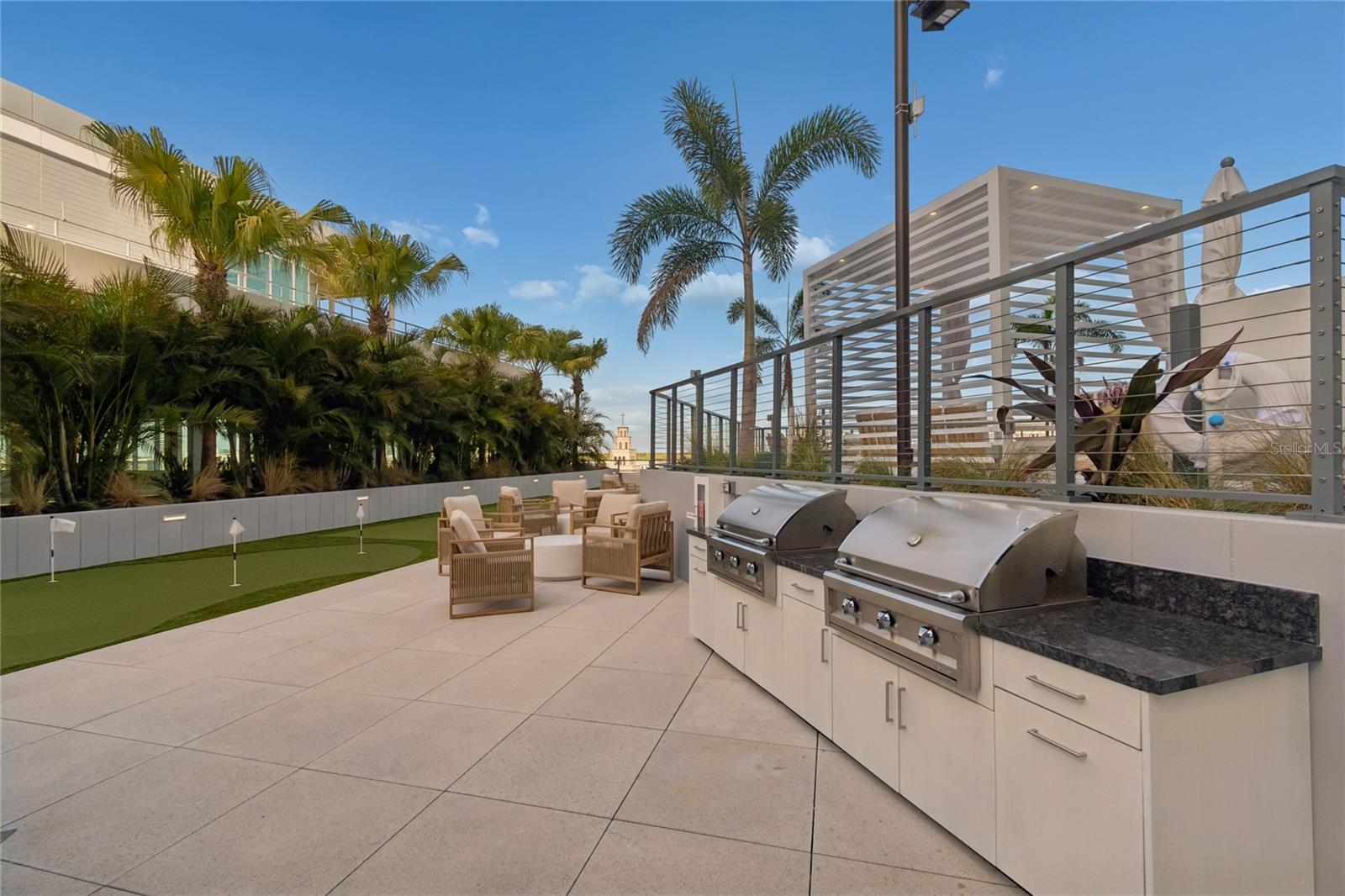 CONDO RESIDENCES AT 400 CENTRAL - Residential