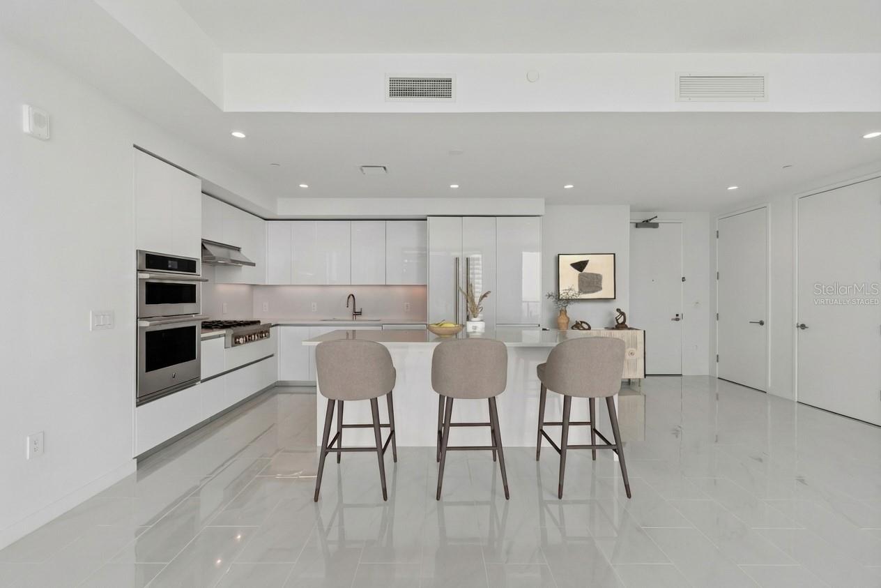 CONDO RESIDENCES AT 400 CENTRAL - Residential