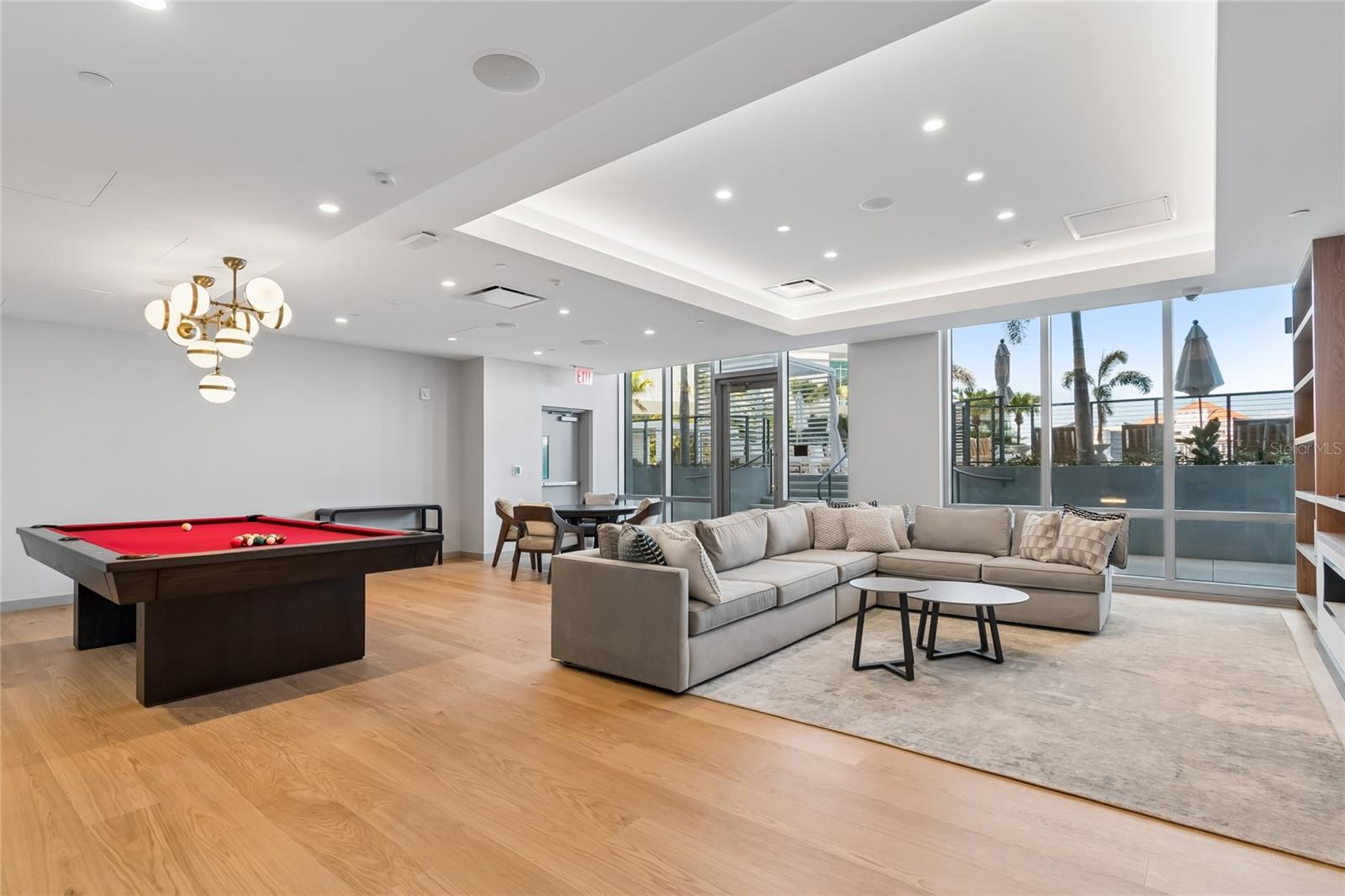 CONDO RESIDENCES AT 400 CENTRAL - Residential