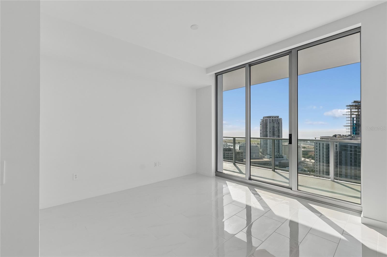 CONDO RESIDENCES AT 400 CENTRAL - Residential