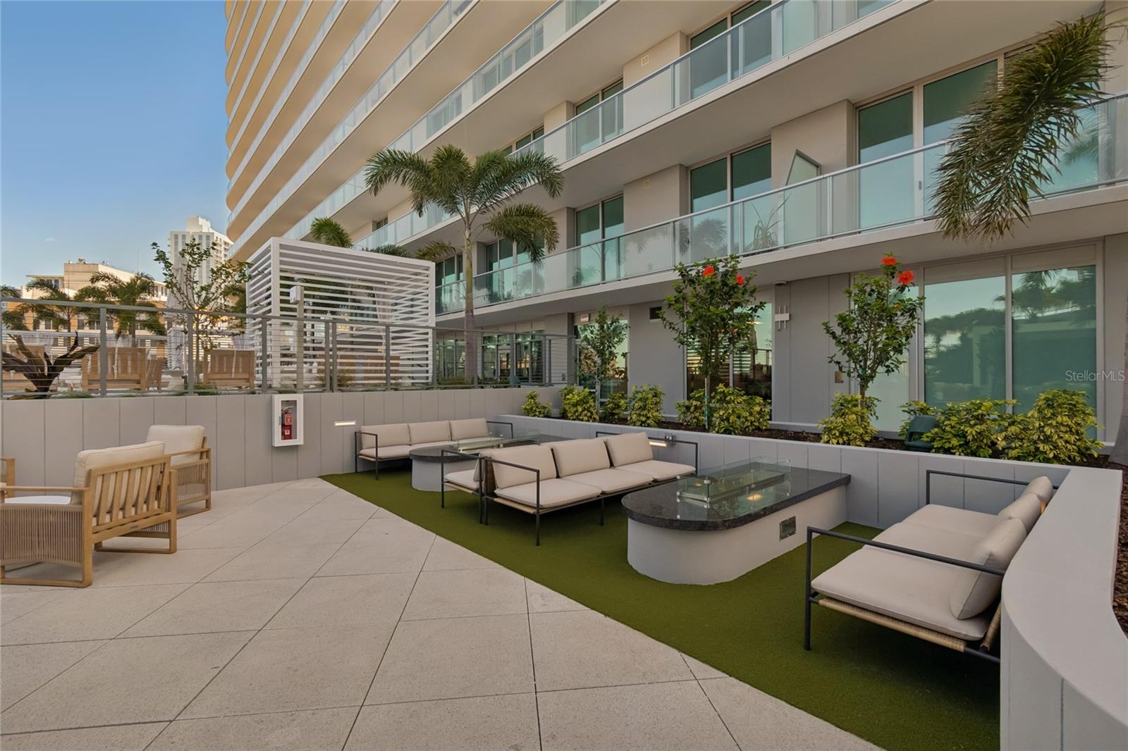 CONDO RESIDENCES AT 400 CENTRAL - Residential