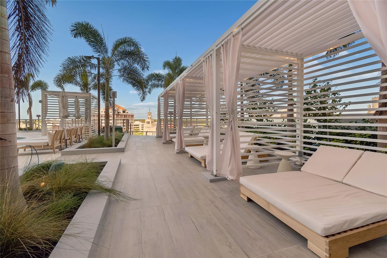 CONDO RESIDENCES AT 400 CENTRAL - Residential