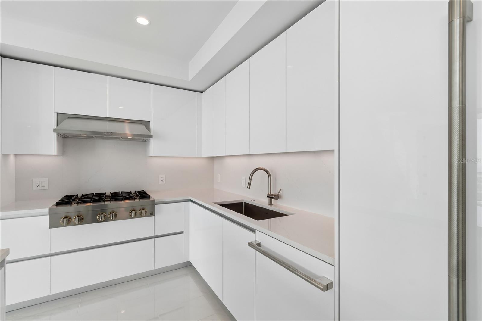 CONDO RESIDENCES AT 400 CENTRAL - Residential