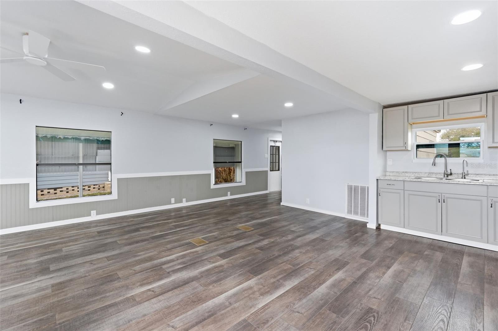 HOLIDAY PARK - Residential