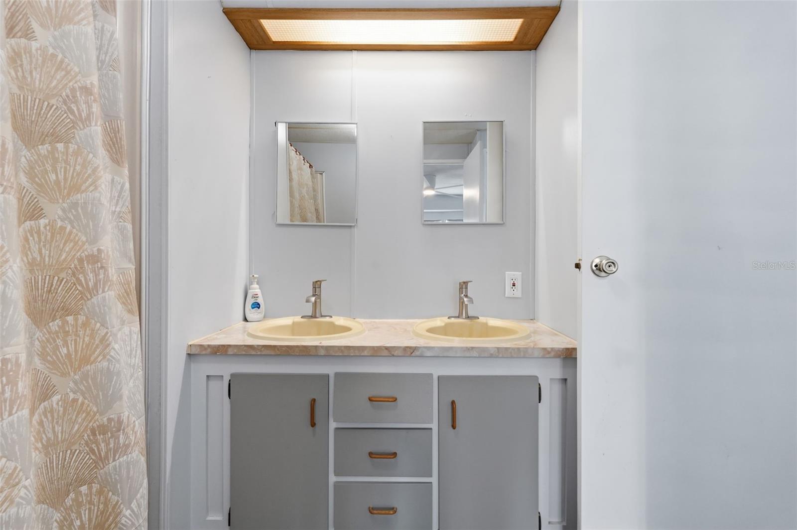 HOLIDAY PARK - Residential