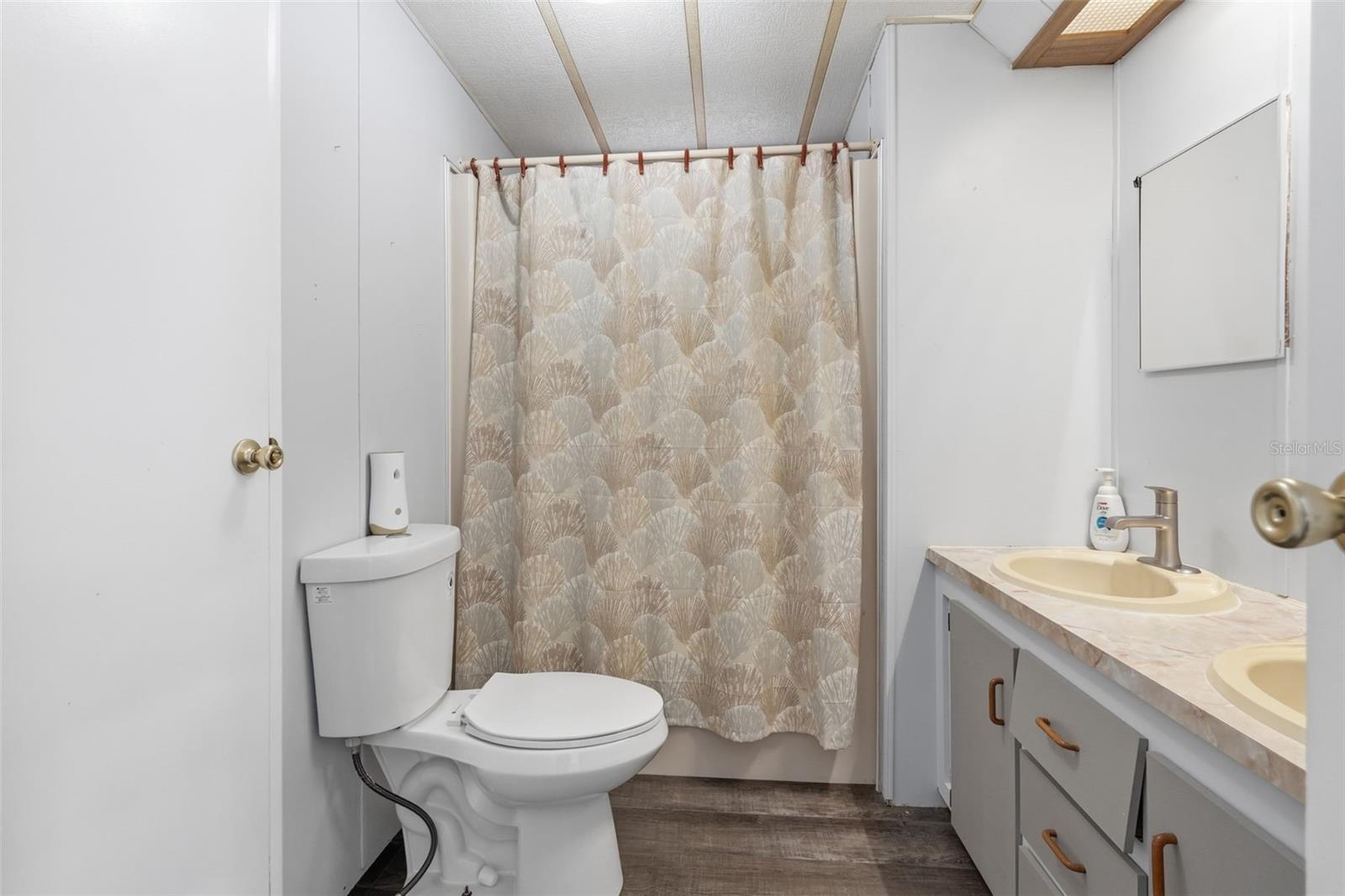 HOLIDAY PARK - Residential