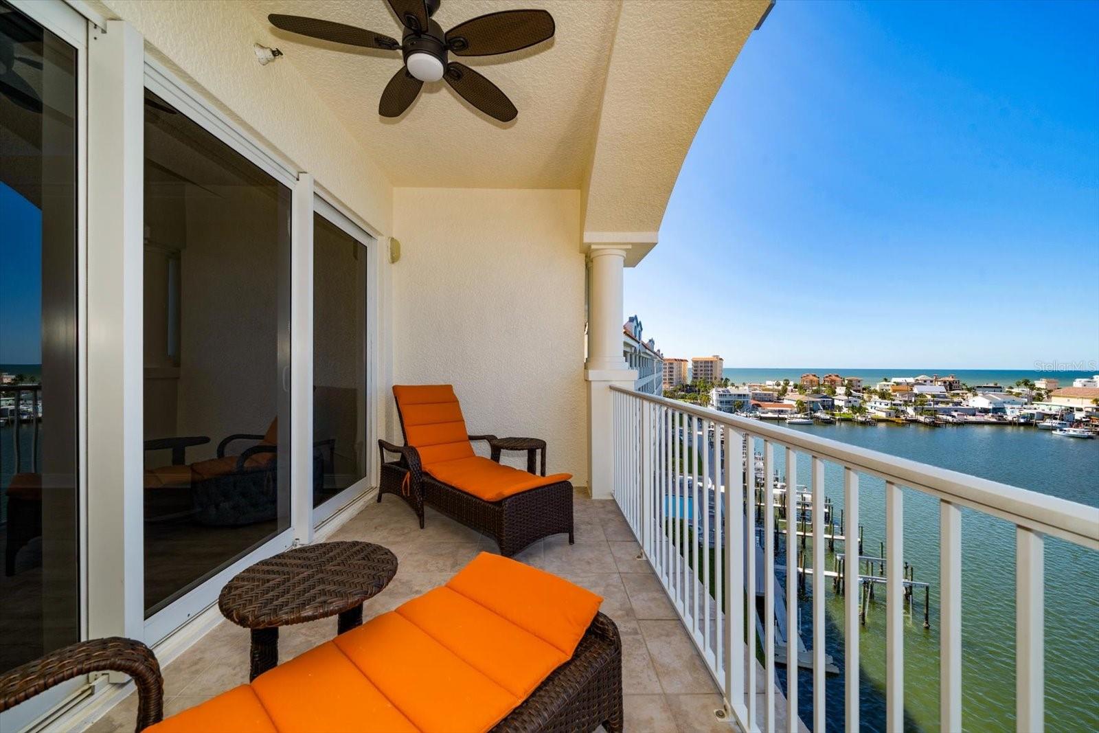 LA BAHIA CONDO - Residential