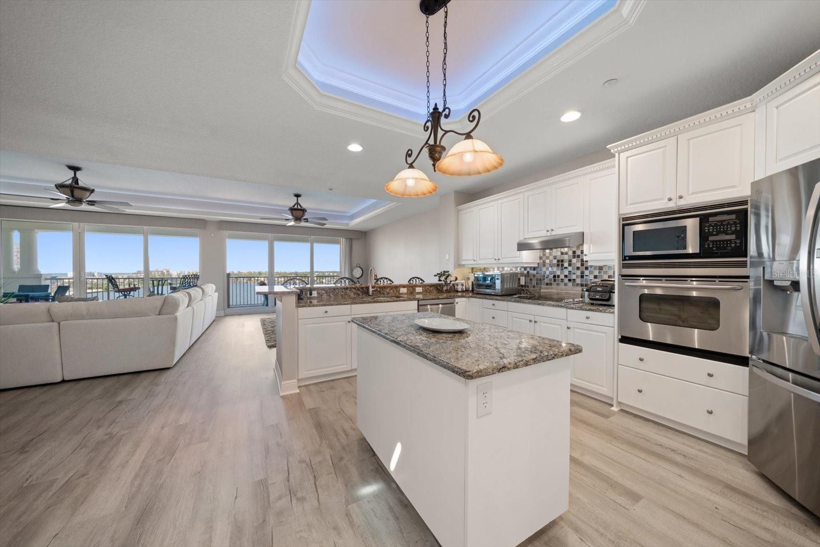 LA BAHIA CONDO - Residential