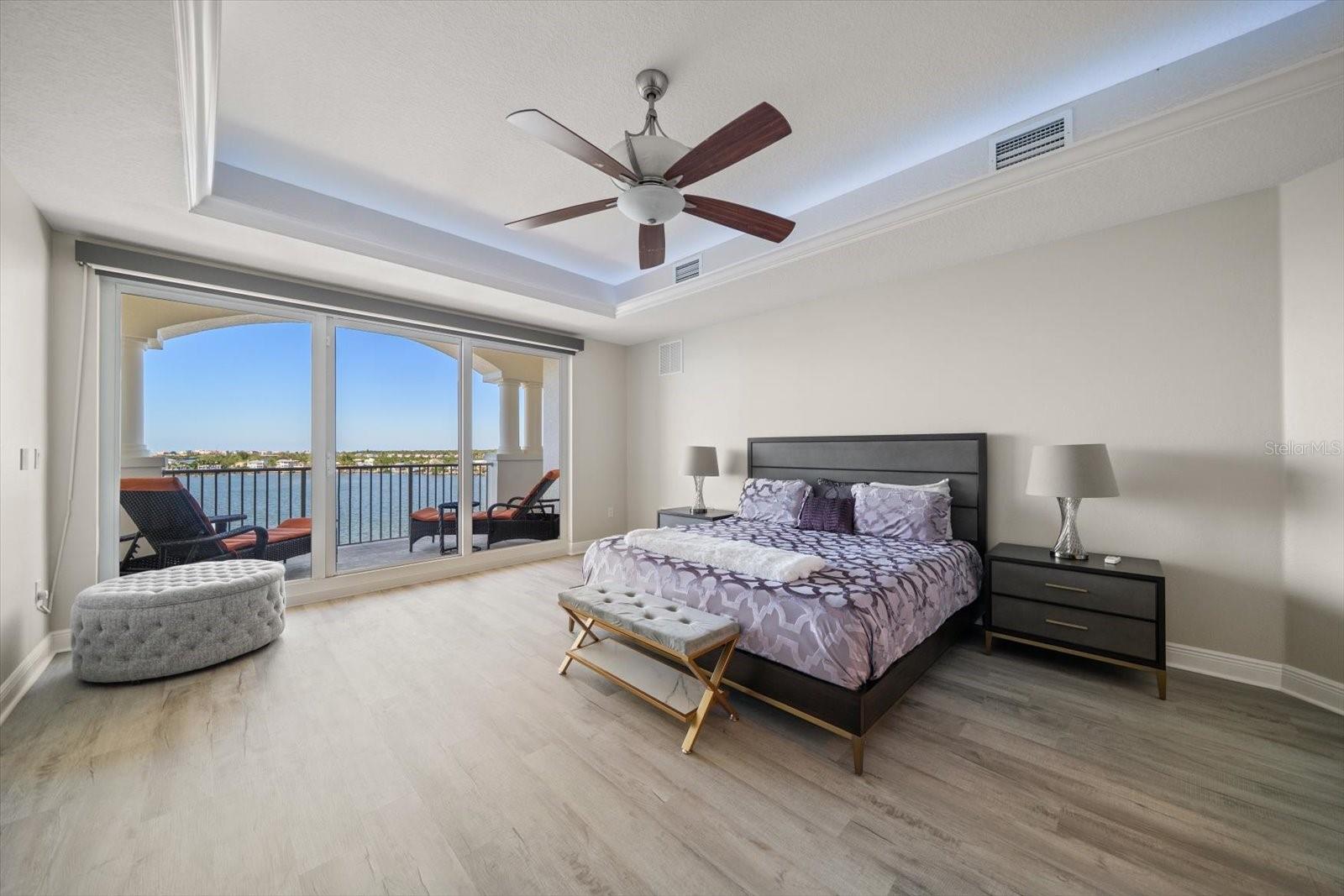 LA BAHIA CONDO - Residential