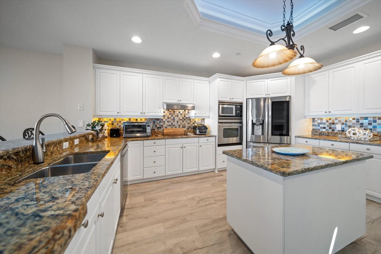 LA BAHIA CONDO - Residential