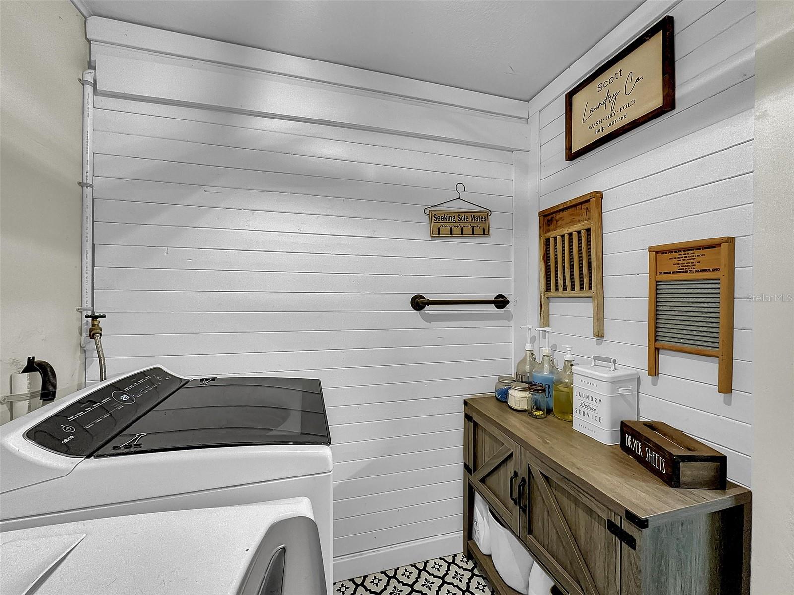 OAKWOOD - Residential