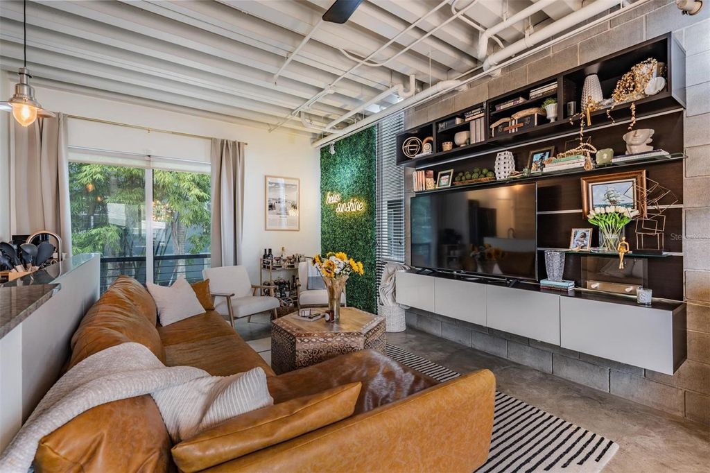 Photo of 3107 W De Leon Street #5, Tampa, FL 33609 (MLS # TB8430402)