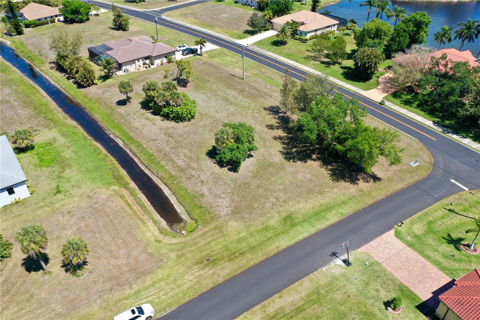 PUNTA GORDA ISLES SEC 21 - Land