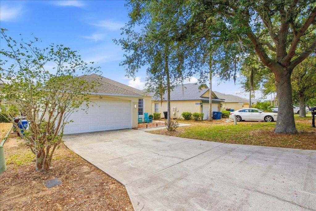Photo of 1518 Gulf Vue Drive, Haines City, FL 33844 (MLS # O6401204)