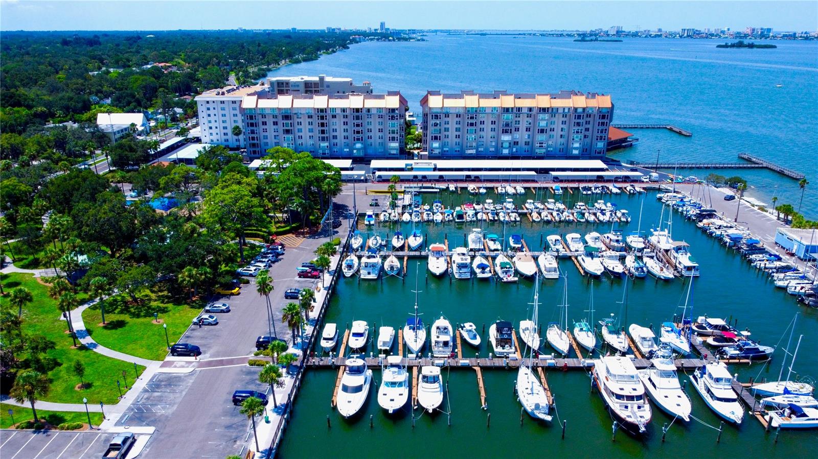 DUNEDIN ISLES ESTATES 1ST ADD - Residential