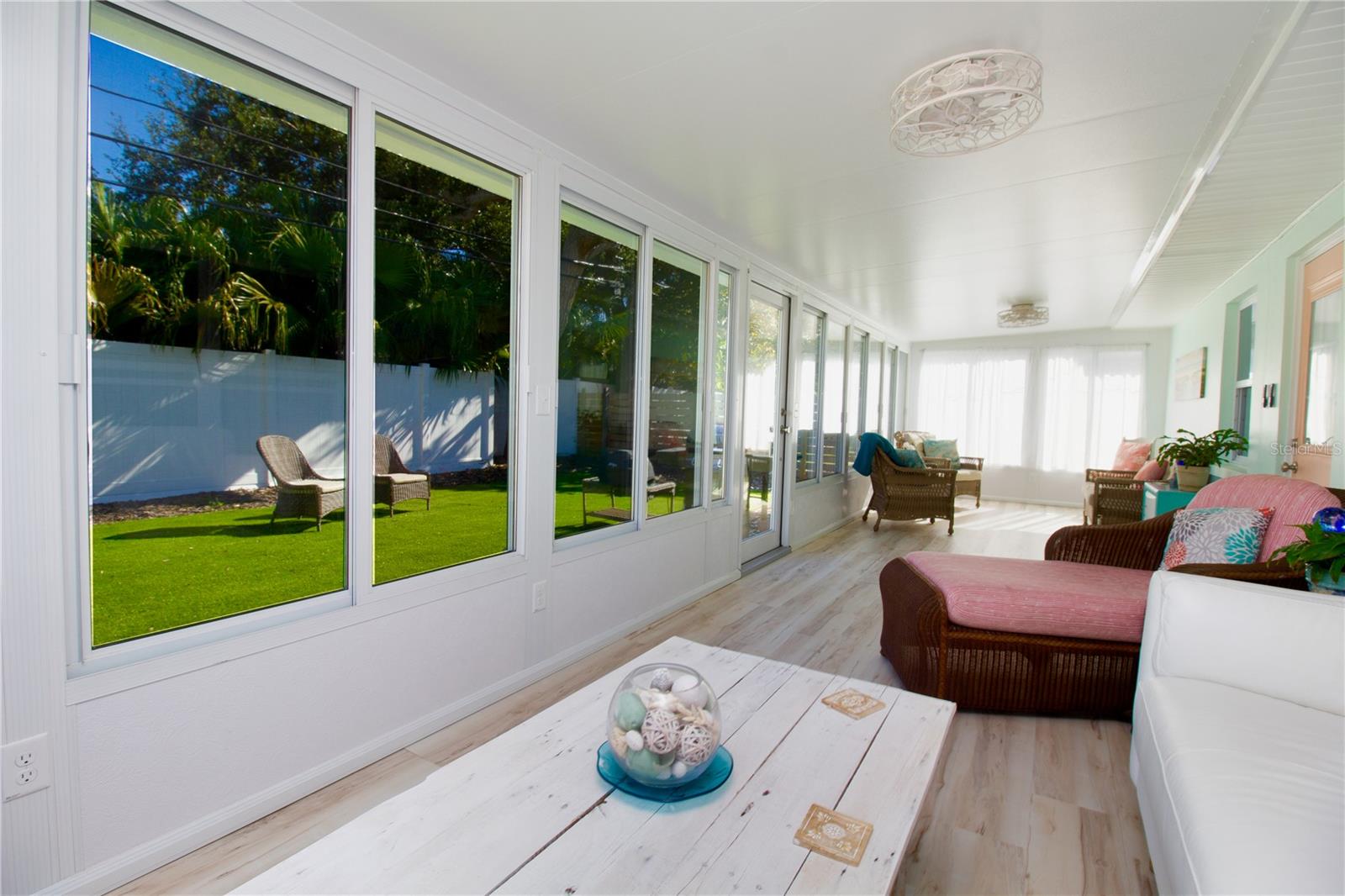 DUNEDIN ISLES ESTATES 1ST ADD - Residential