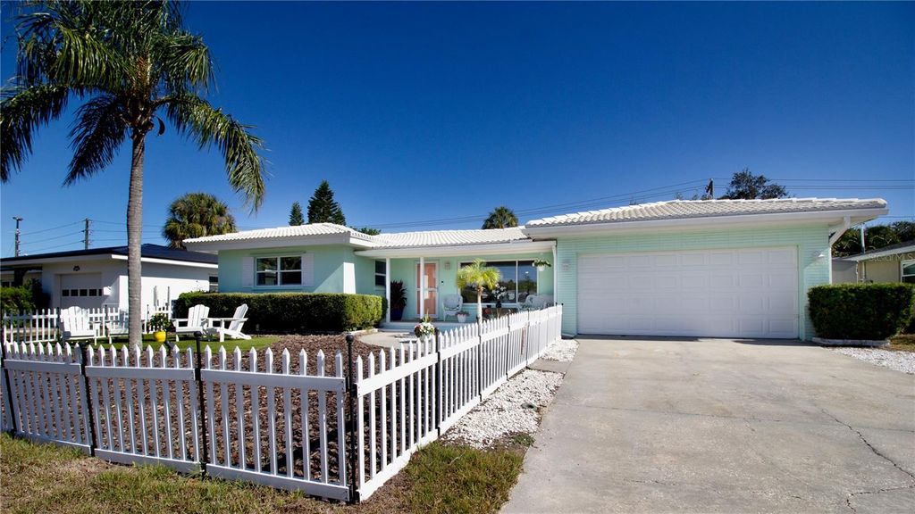 Photo of 1551 San Helen Drive, Dunedin, FL 34698 (MLS # TB8458204)