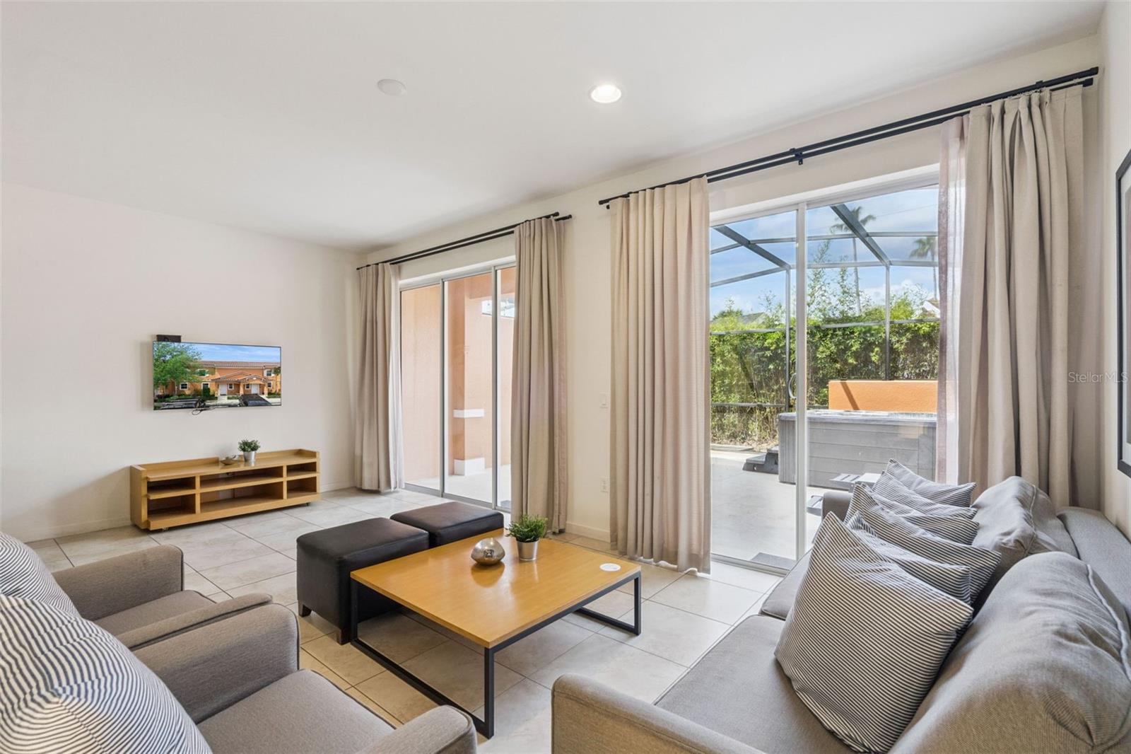 REGAL OAKS - Residential