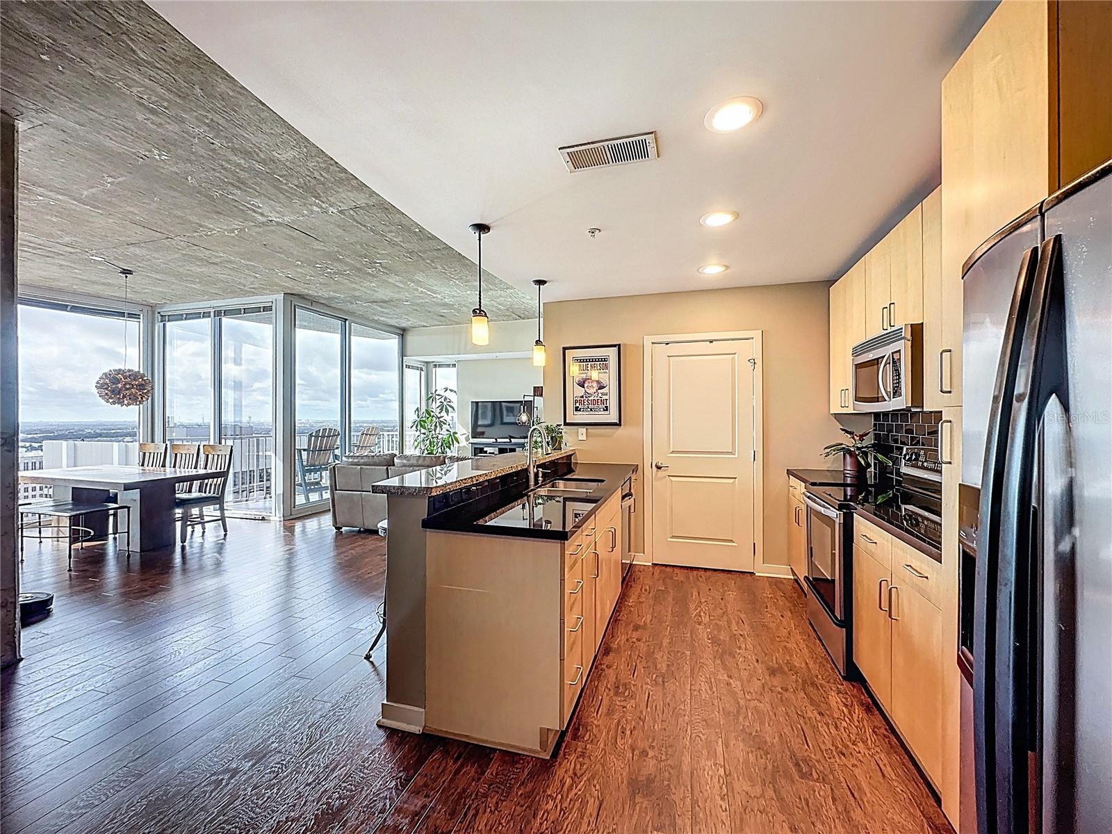 SOLAIRE/PLAZA CONDO - Residential